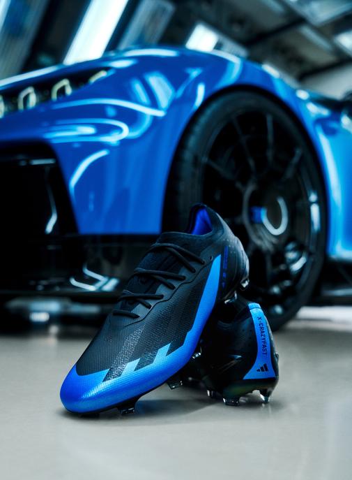 Bugatti crée une paire de chaussures de football avec Adidas.