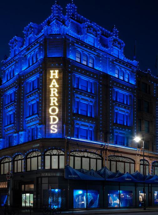 Illuminations, camping et foodtruck : le blue(s) de Burberry chez Harrods.