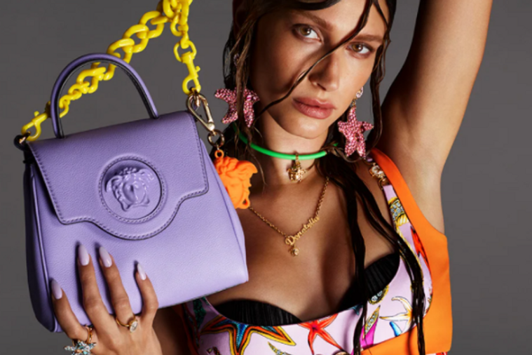 Versace, Choo, Kors : 1,2 milliard de dollars de chiffre d’affaires au premier trimestre 2021.