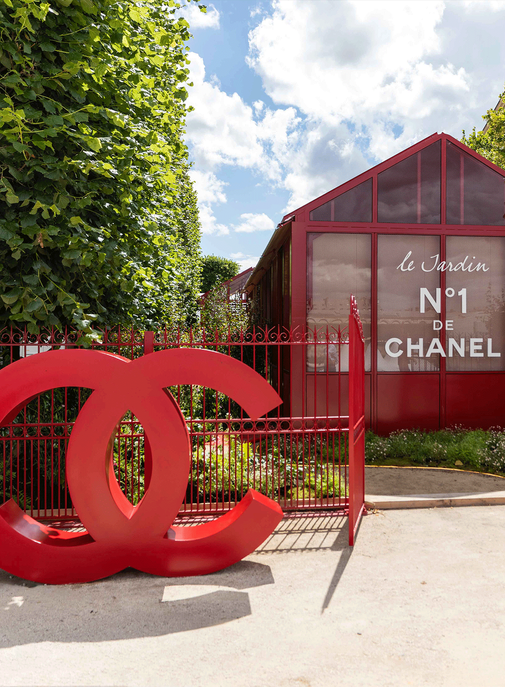 Chanel installe un jardin aux Tuileries.