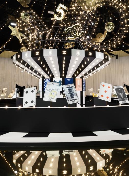 Le Grand Numéro de Chanel : une exposition immersive à la découverte des parfums de la maison.
