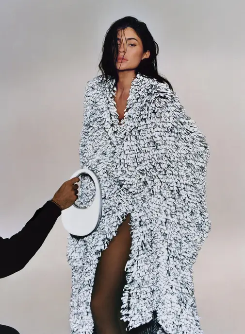 Pourquoi Coperni est l’alchimiste de la viralité.