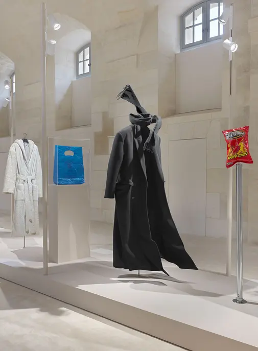 Balenciaga et Demna scellent leur séparation avec une exposition parisienne