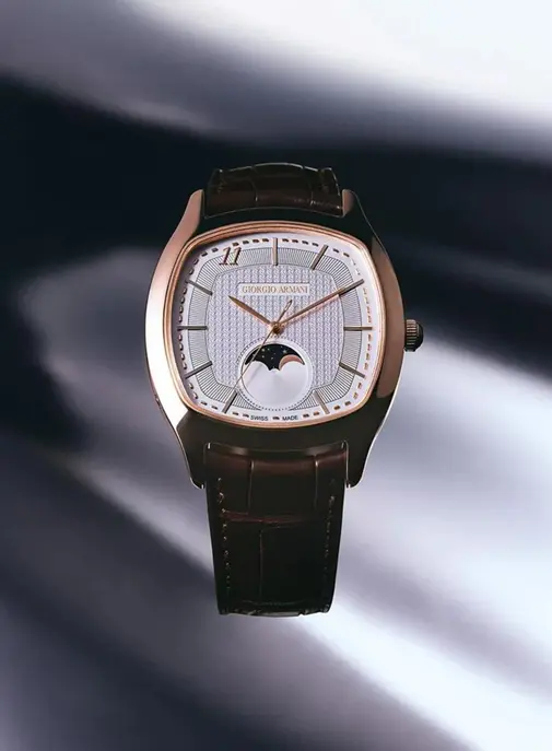 Giorgio Armani dévoile sa première collection d'horlogerie.