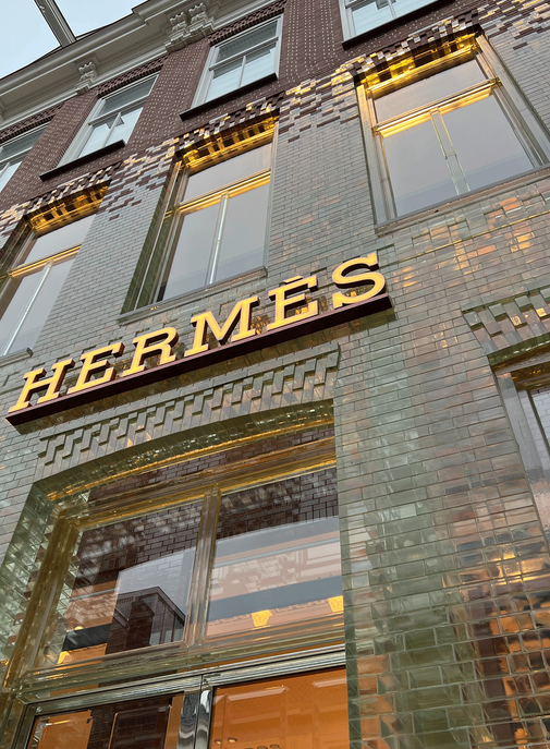 Hermès dans le Top 25 France des entreprises dotées des meilleures équipes dirigeantes selon les employés.