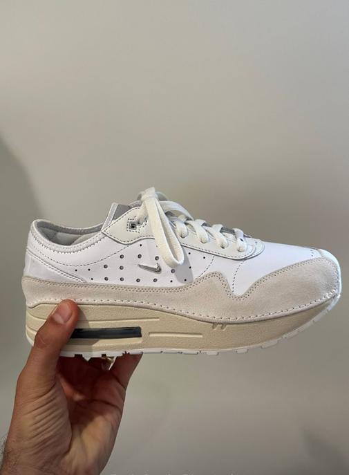 Jacquemus confirme la sortie d'un nouveau modèle de sneakers avec Nike.