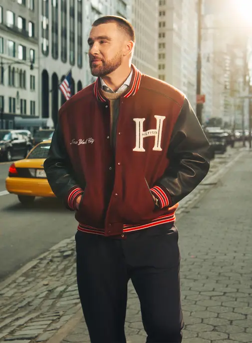 De New York à Travis Kelce : la stratégie de Tommy Hilfiger pour réactualiser son héritage