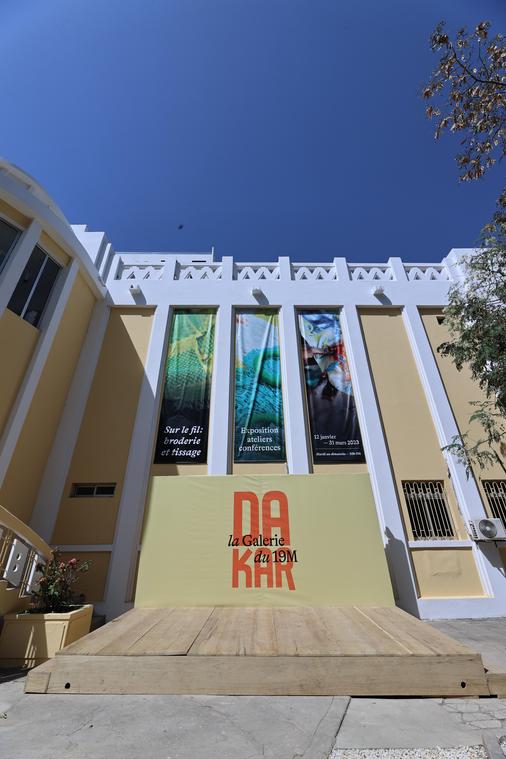 Chanel installe sa galerie du 19M à Dakar.