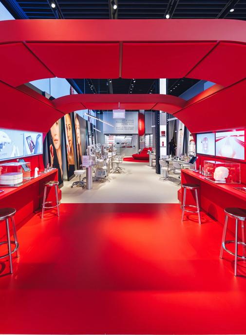 Lancôme métamorphose son flagship parisien en Maison de la Longévité