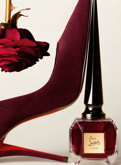 Christian Louboutin investit New York avec un pop-up immersif consacré à ses parfums