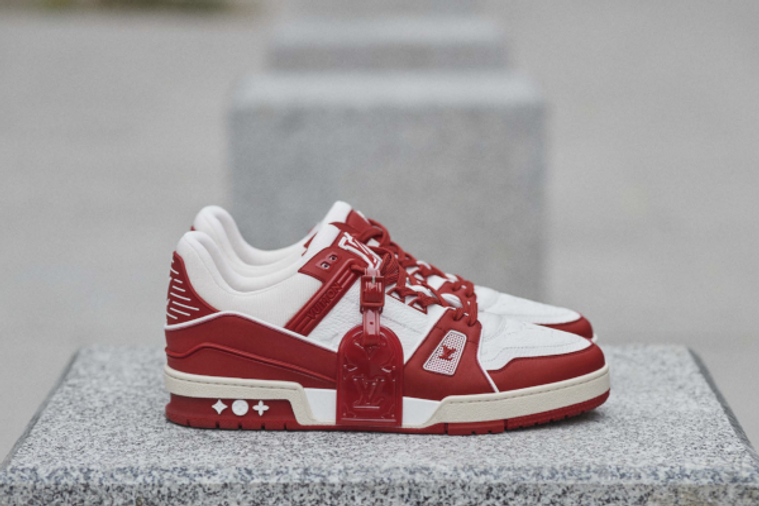 Louis Vuitton : des sneakers en collaboration avec l’association RED.