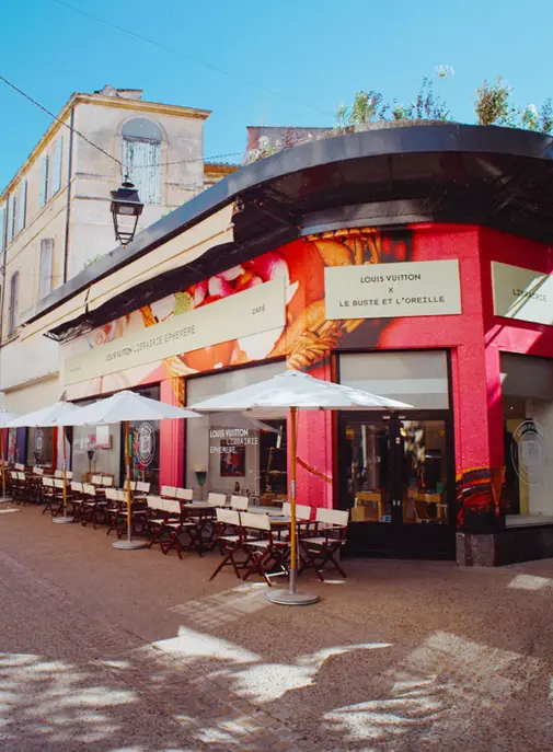 Les Éditions Louis Vuitton inaugurent leur librairie éphémère à Arles
