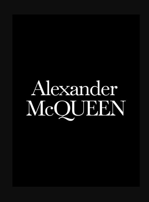 Alexander McQueen change de direction artistique.