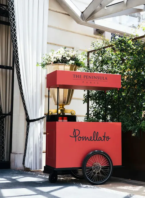 Au Peninsula Paris, Pomellato décline sa ligne Nudo en glaces de luxe
