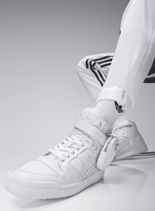 Prada et Adidas imaginent une capsule à base de nylon recyclé.