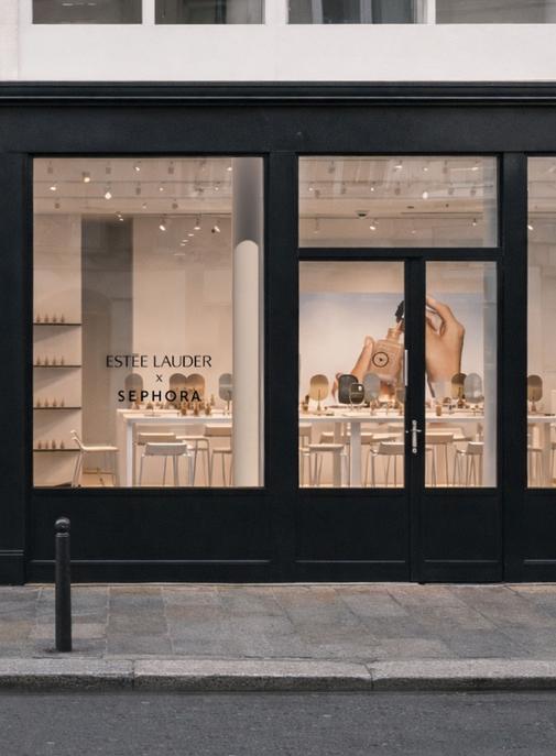 Estée Lauder va offrir un pop-up parisien à l'un de ses produits bestsellers