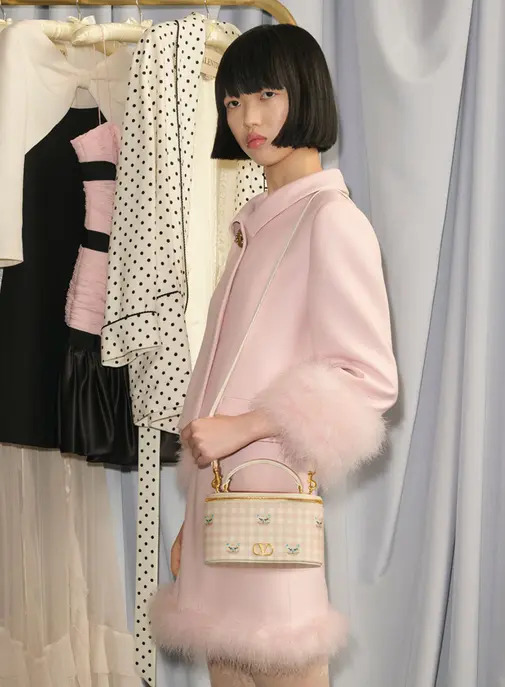 Kering et Mayhoola vont injecter 100 millions d'euros pour soutenir Valentino