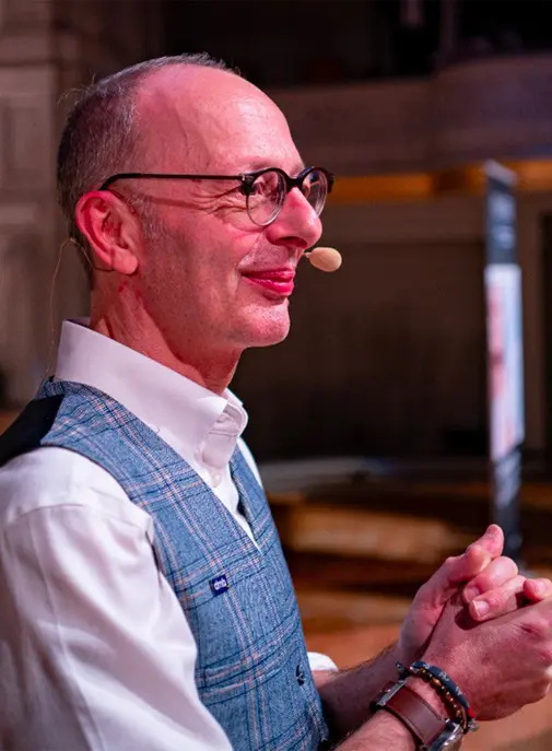 L’IA ne remplace pas l’humain dans le luxe, elle déplace la valeur