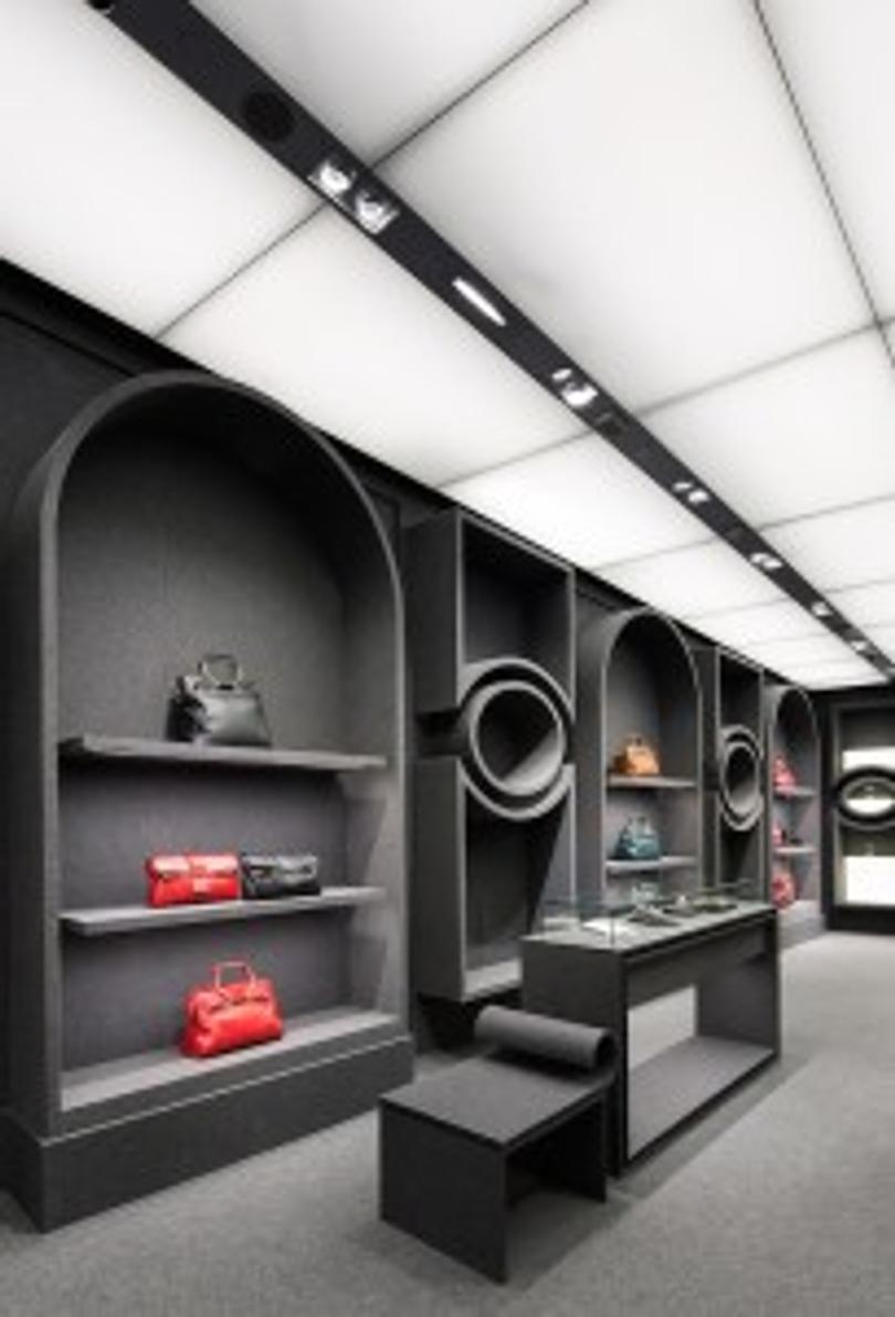 boutique parisienne viktor & rolf