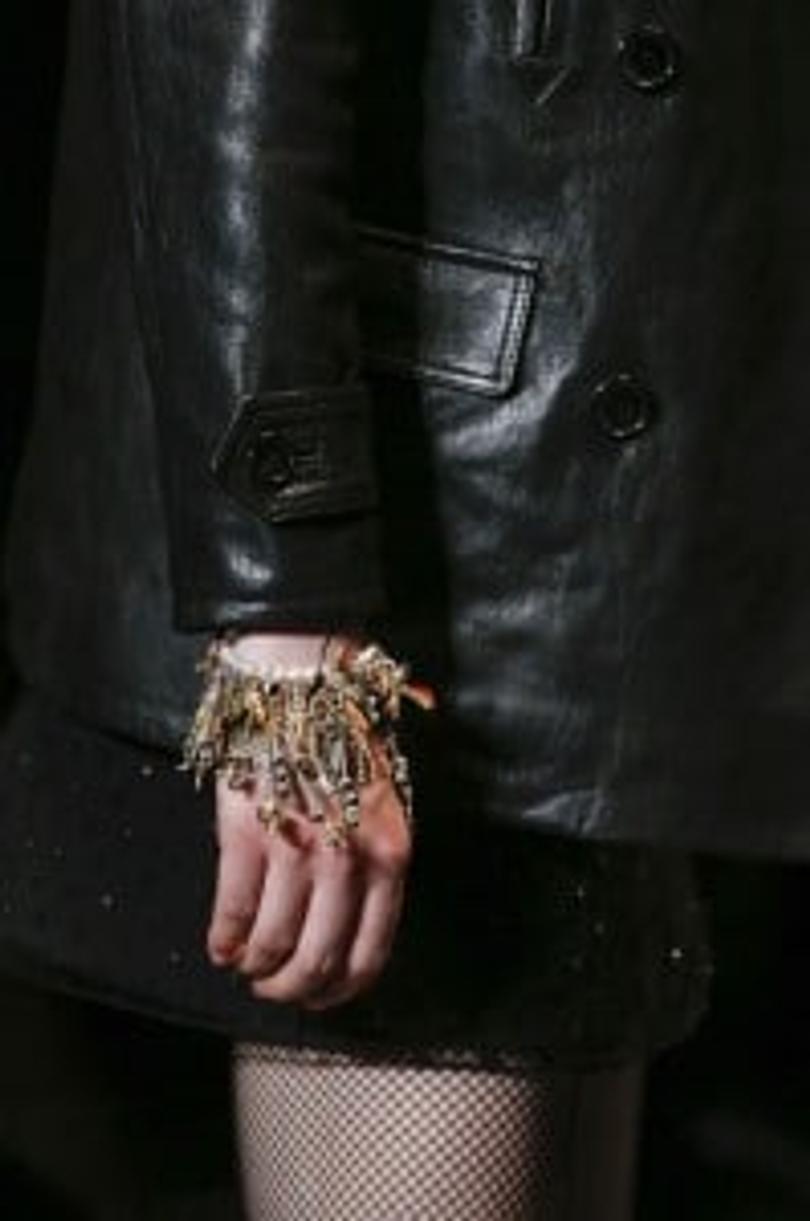 bracelet grunge yves saint laurent