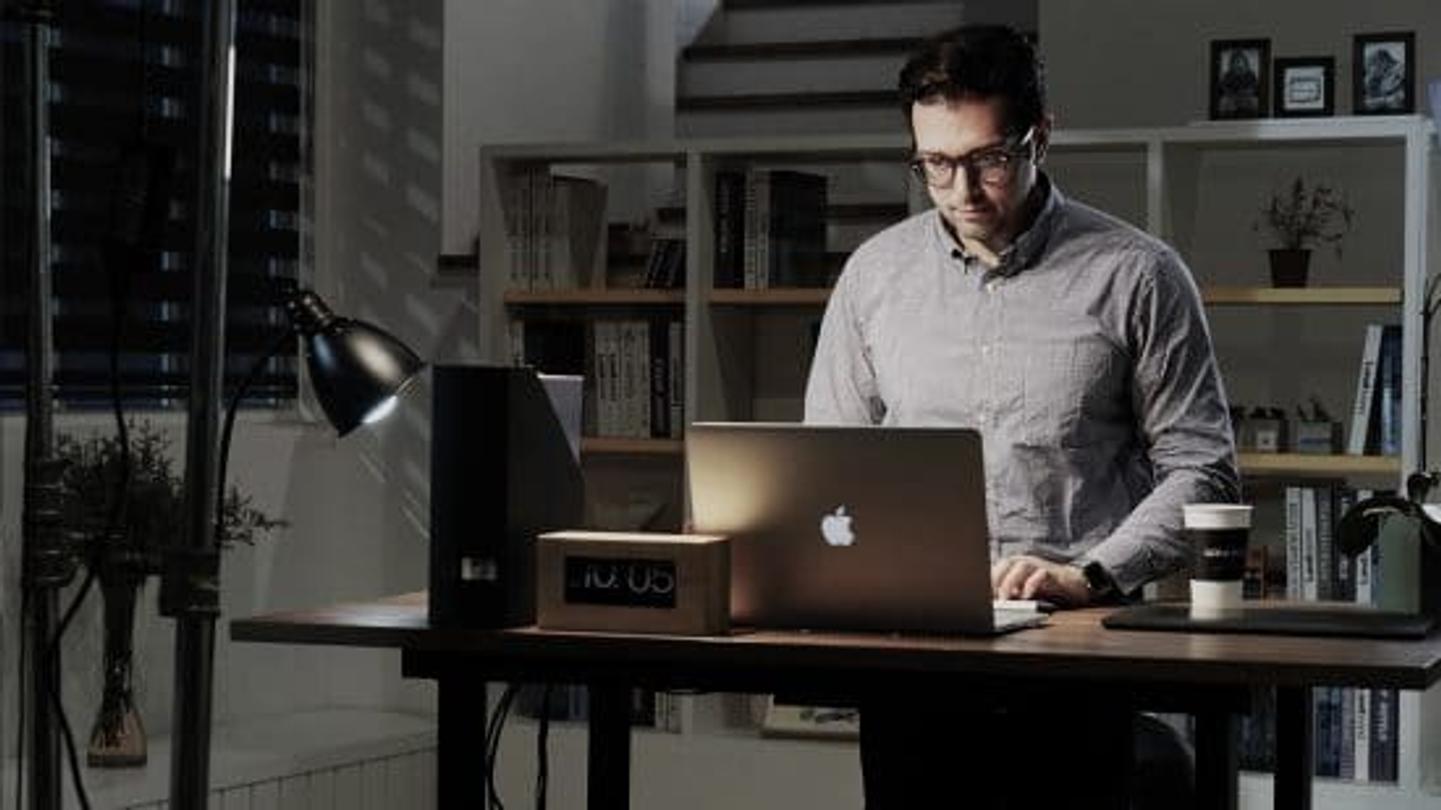 gaze desk