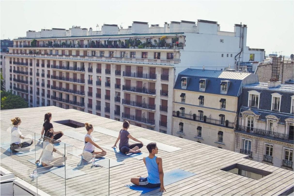 cours yoga maison blanche toit paris