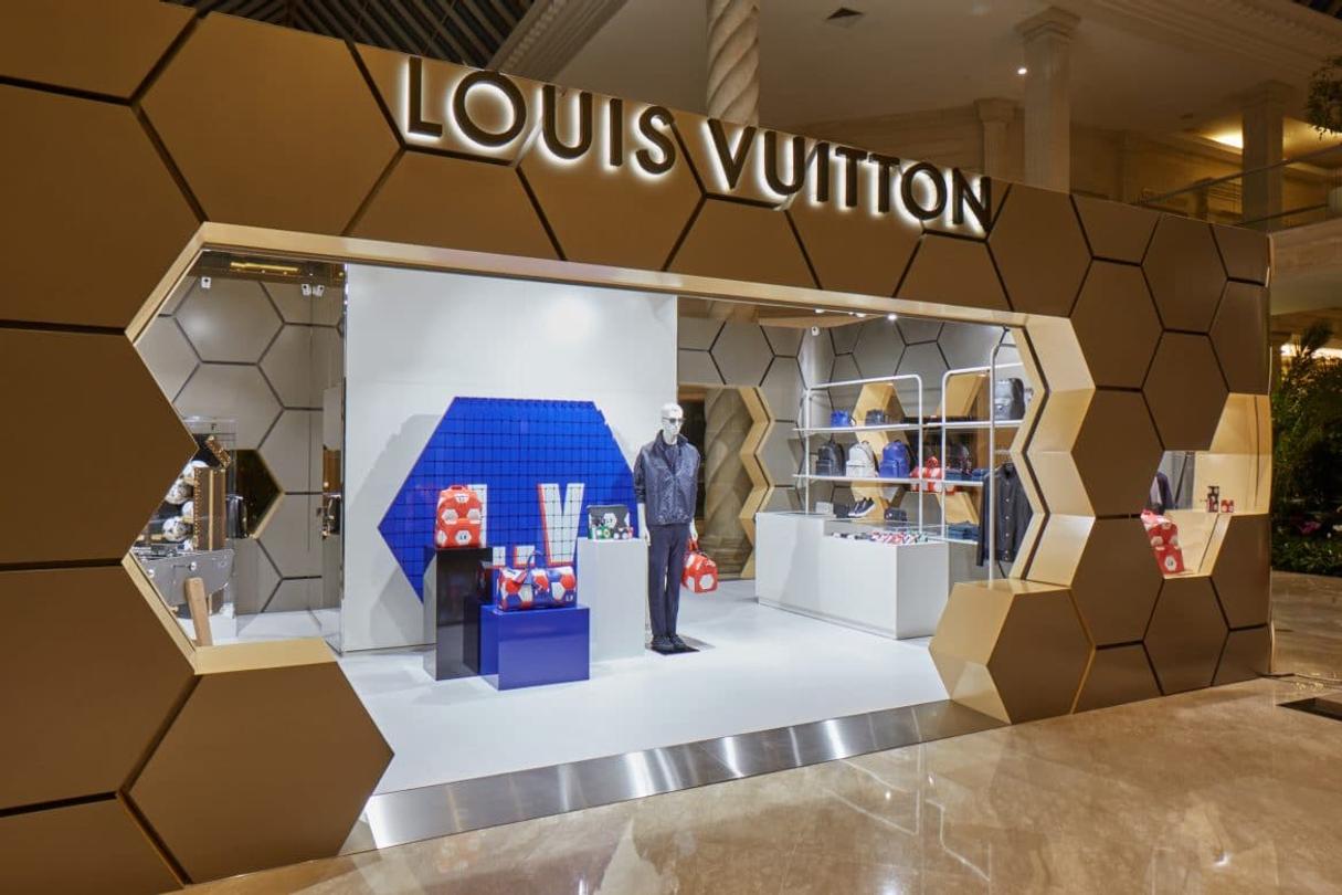 louis-vuitton-collection-pop-up-moscou-coupe-du-monde-2018-journal-du-luxe