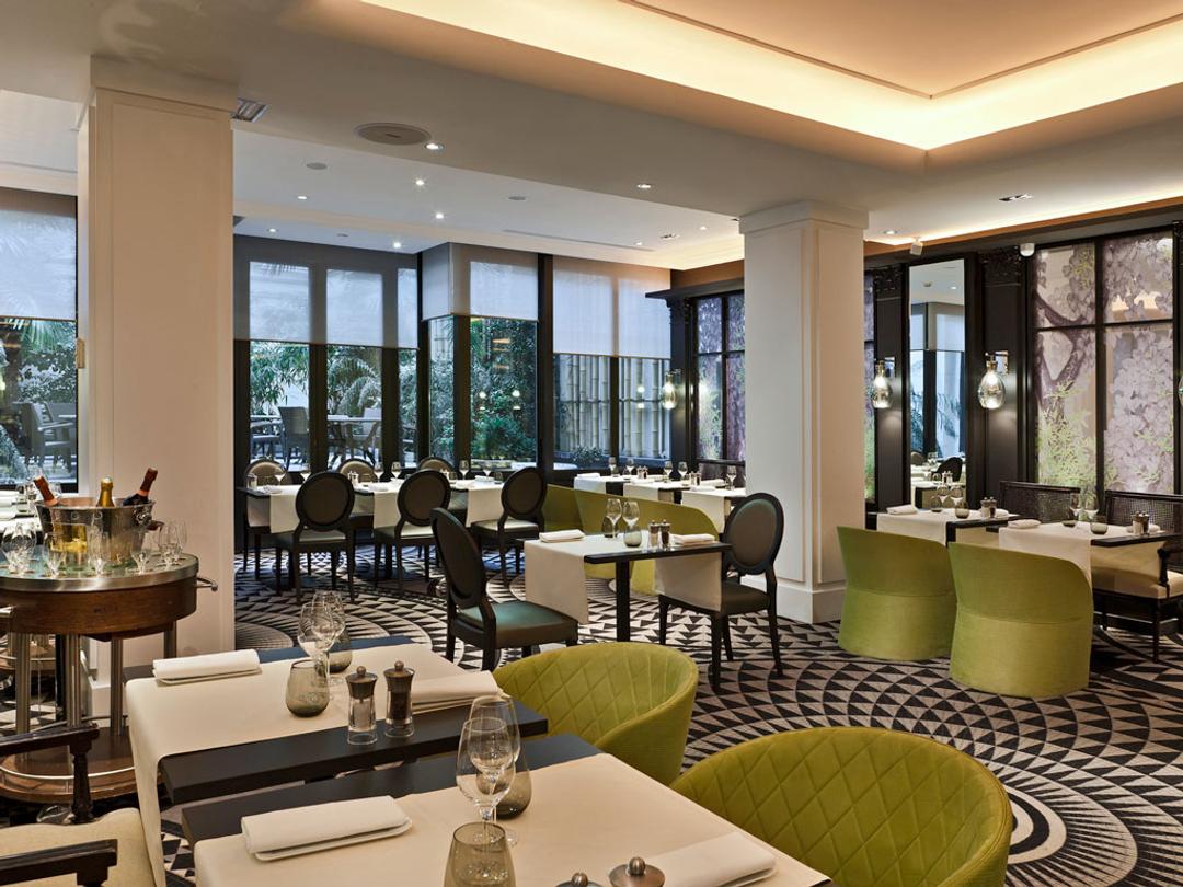 restaurant yannick sofitel gastronomie paris luxe