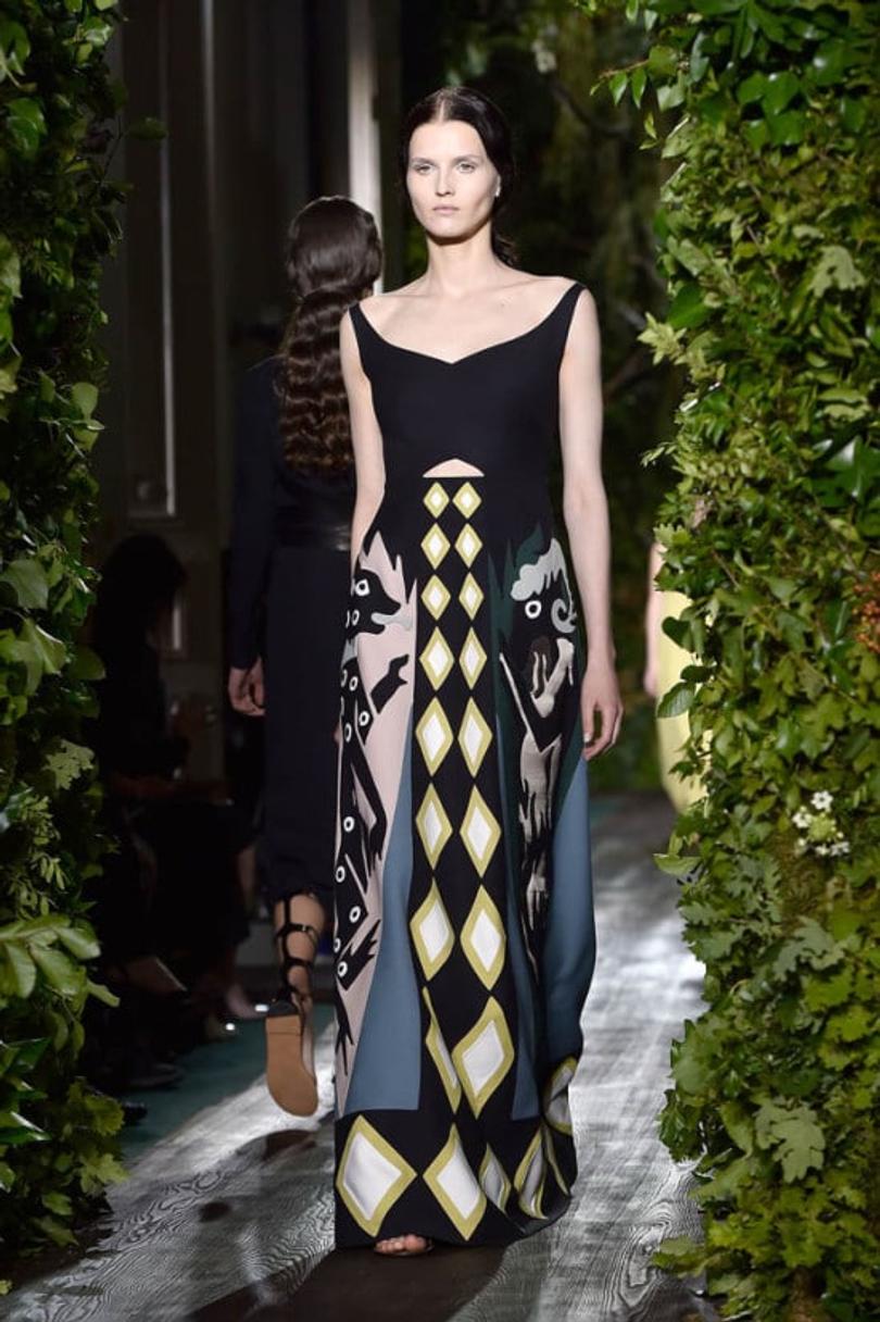 valentino fashion week paris