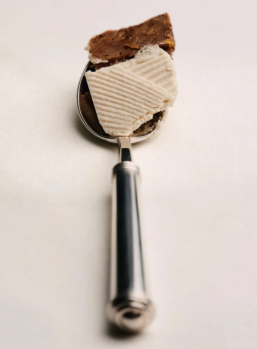 Buche de Noel 2025 de Dior par Yannick Alléno, sur réservation