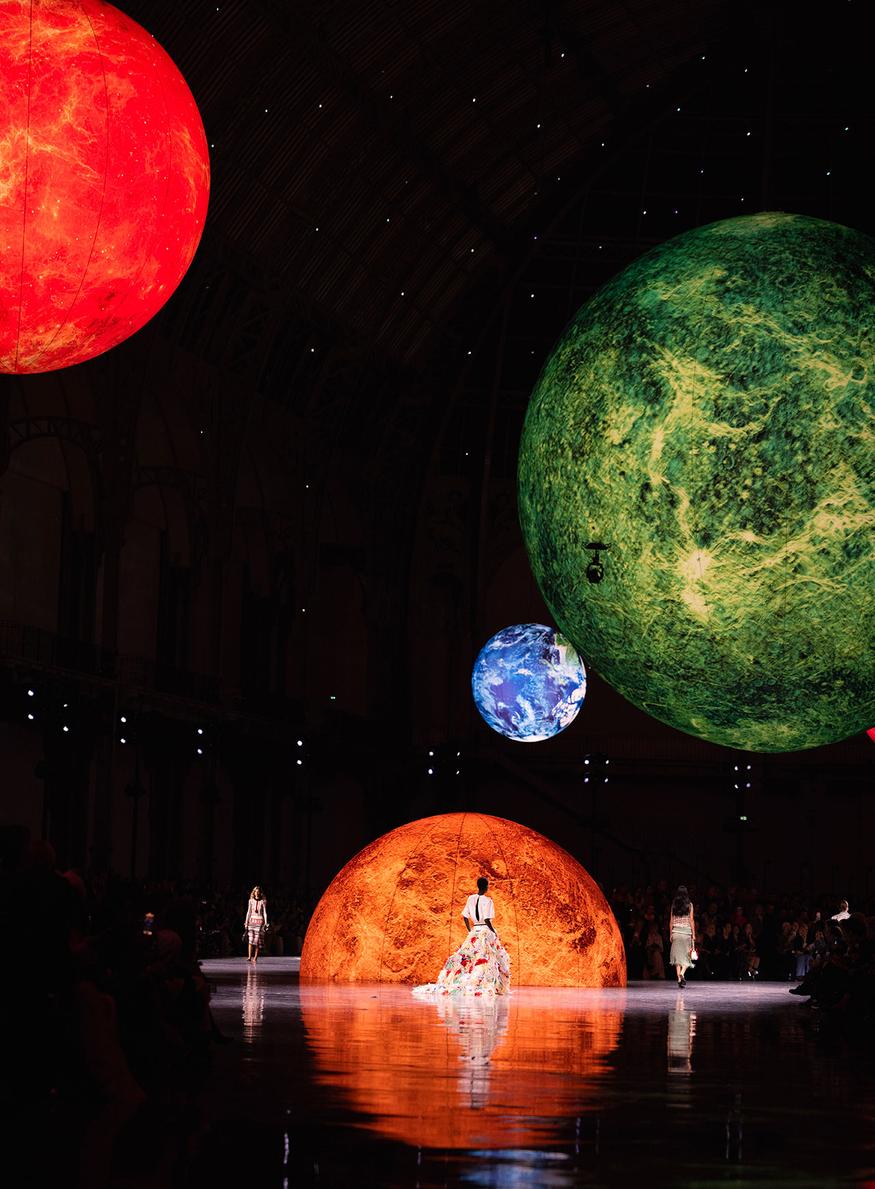 Livre sur les décors des défilés Chanel - édition flammarion 2026