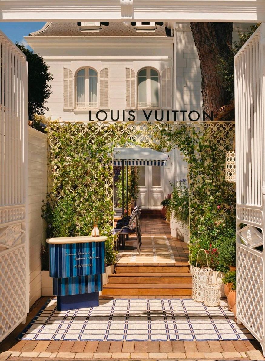 louis vuitton cafe