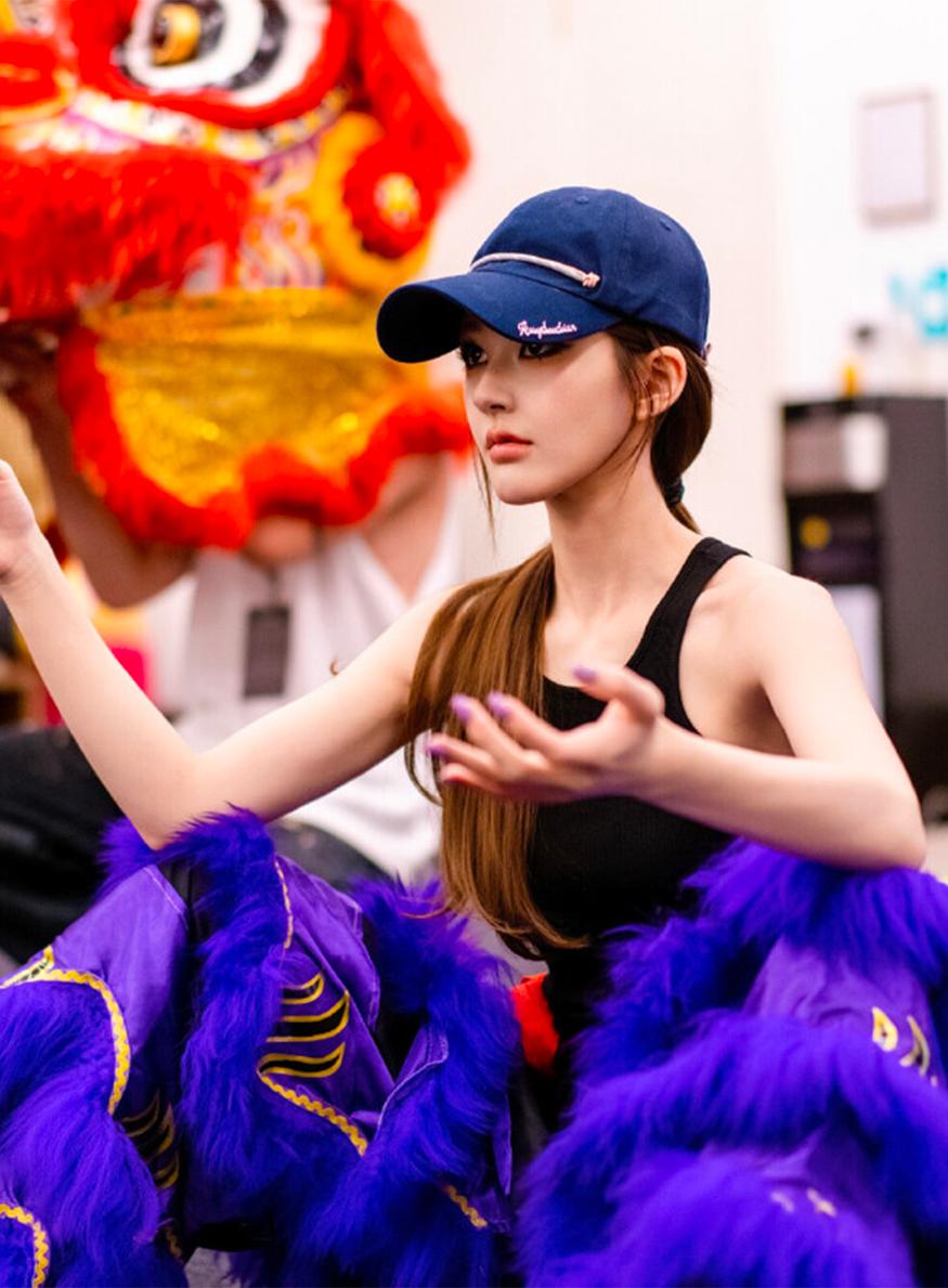 Lusi Zhao