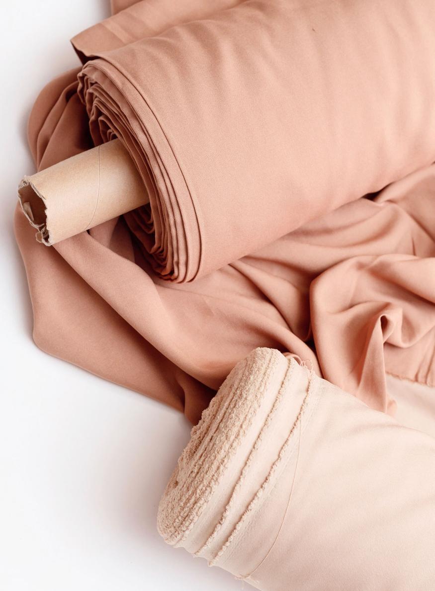 vente textiles des maisons de luxe luxe à prix réduits  braderie