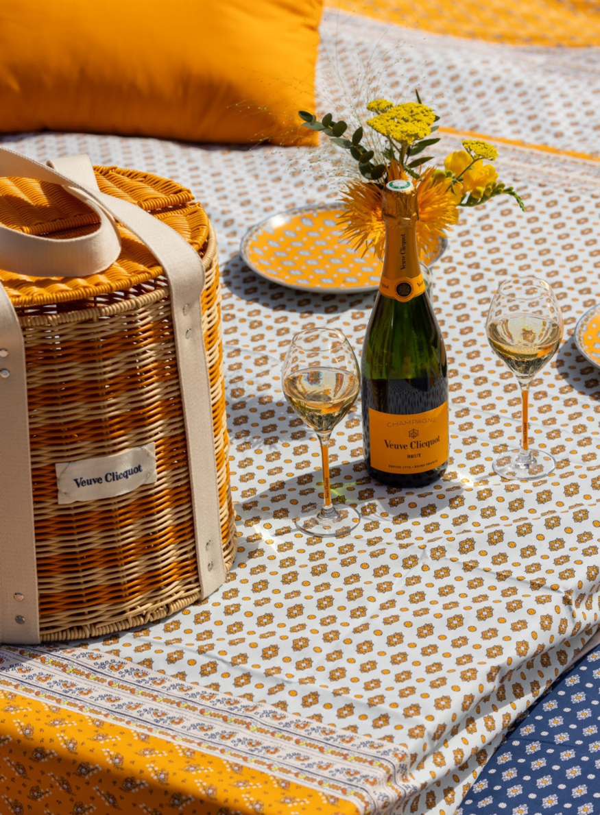 picnic veuve clicquot