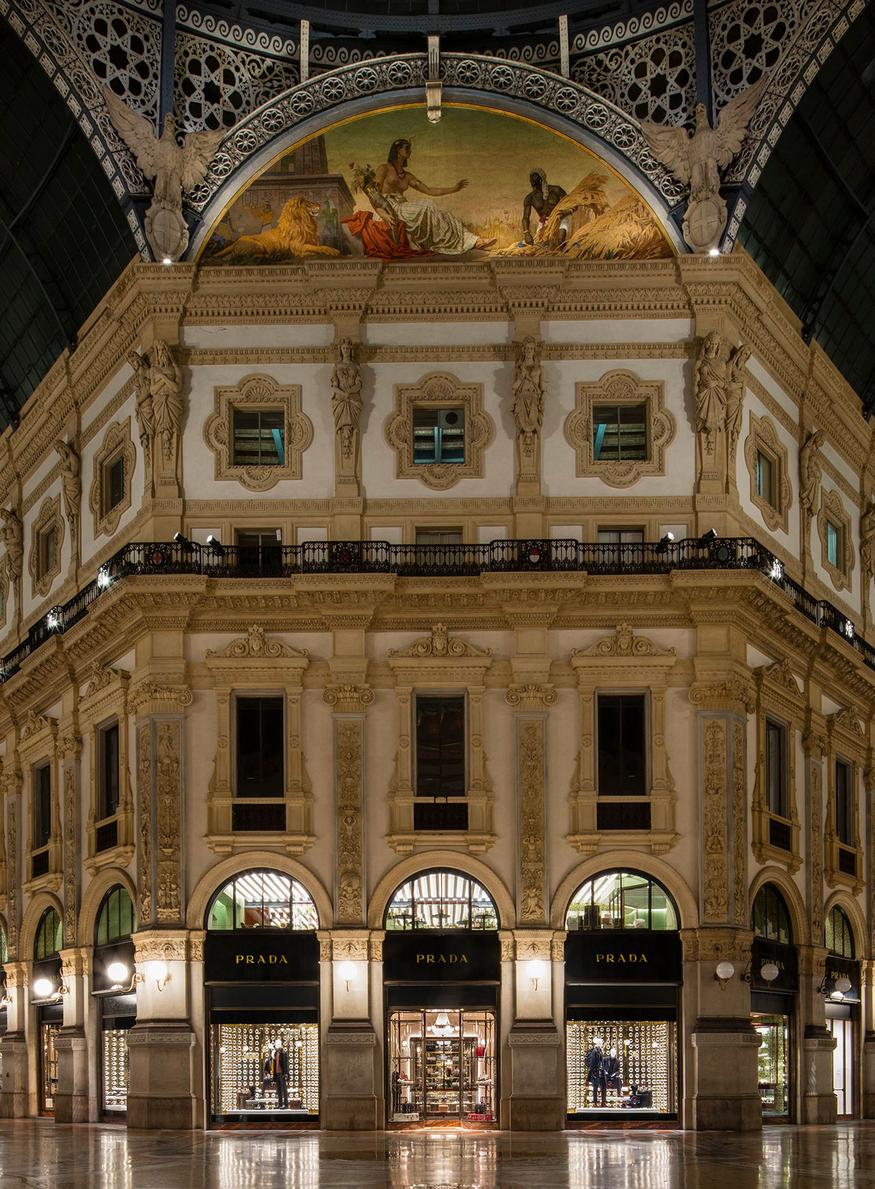 Facade de la future boutique Prada Galleria à Milan