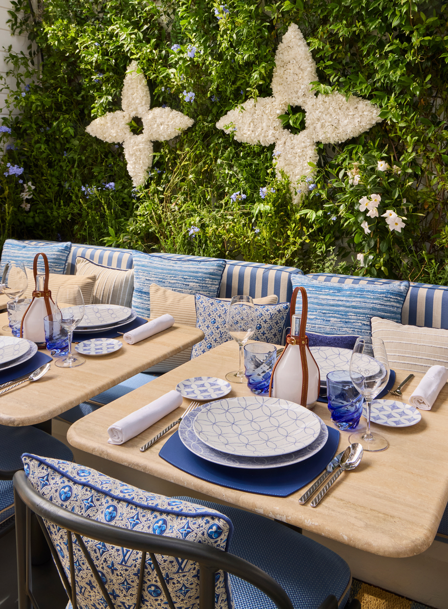 Louis Vuitton restaurant saint tropez