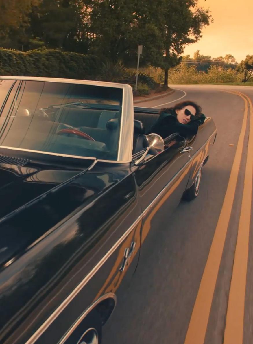 nouvelle chanson de charlotte gainsbourg produite par saint laurent