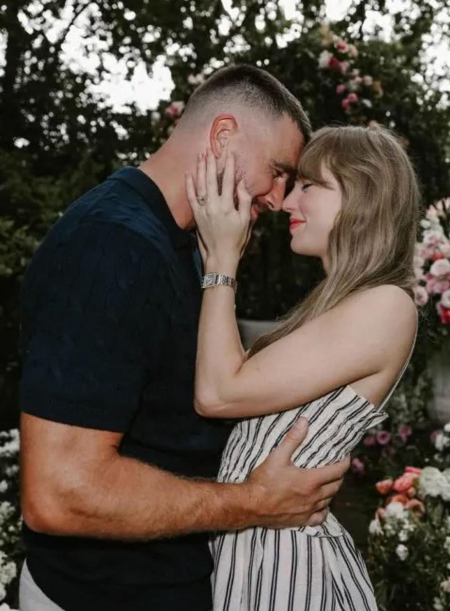 montre cartier de taylor swift modèle santos demoiselle