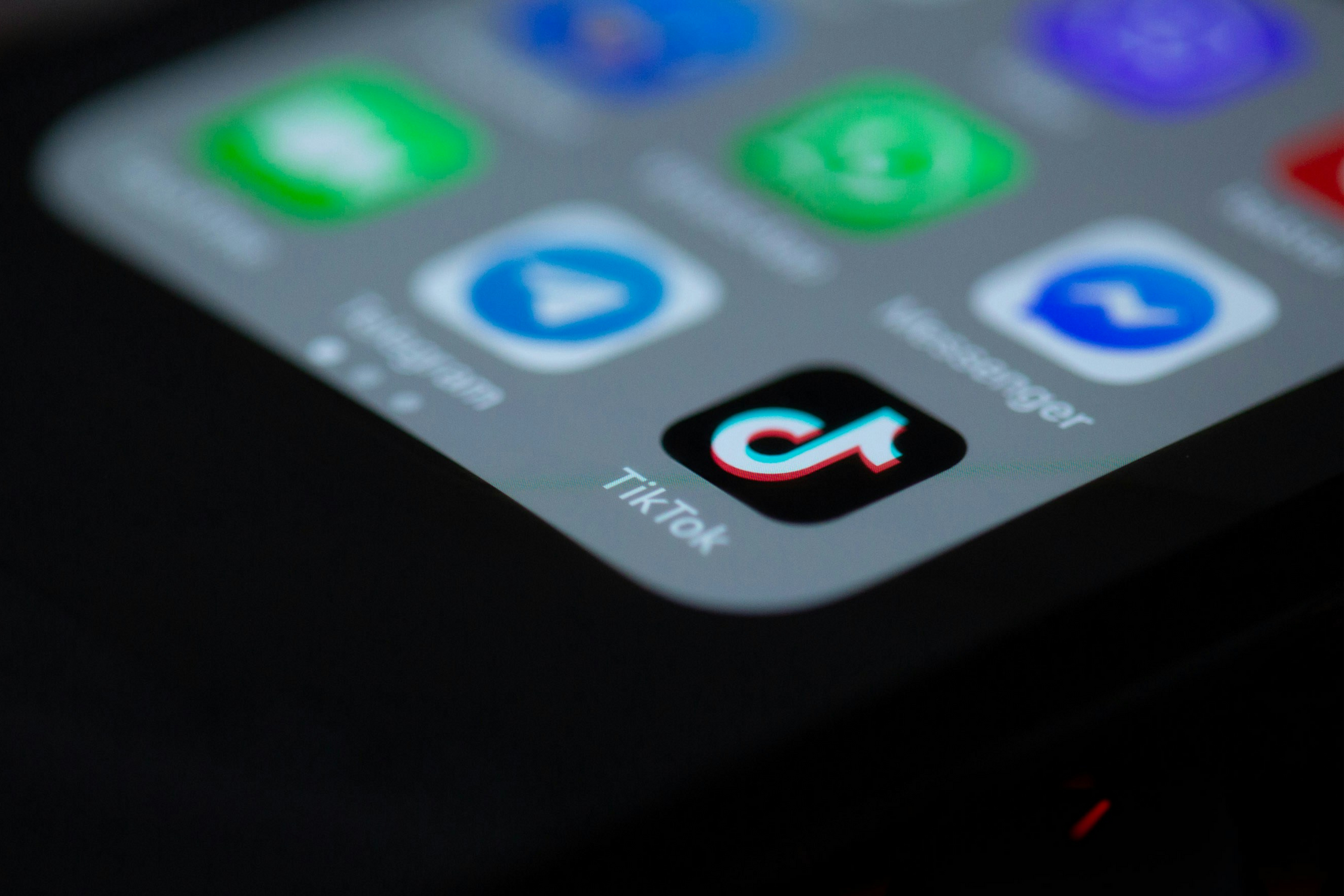 tiktok rapport luxe consommation