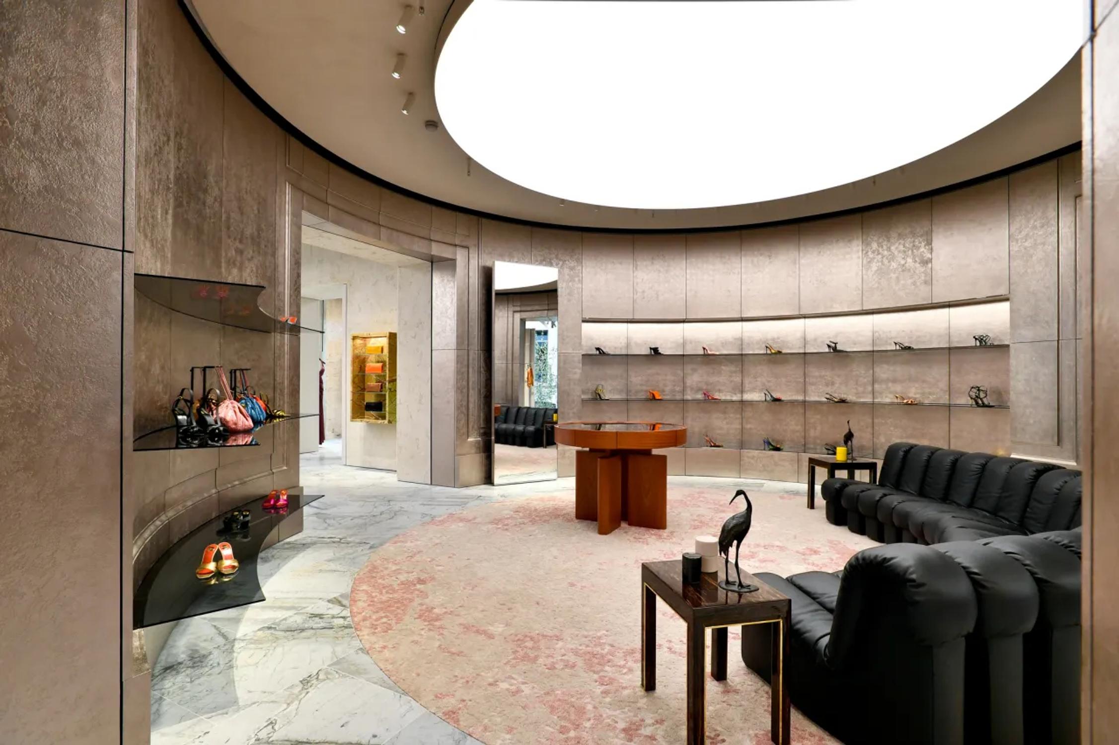 saint laurent avenue montaigne flagship