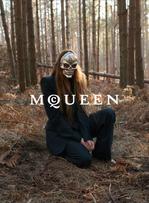 La Renaissance au Noir d'Alexander McQueen.