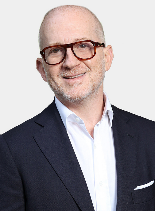 Joshua Schulman devient PDG de Burberry